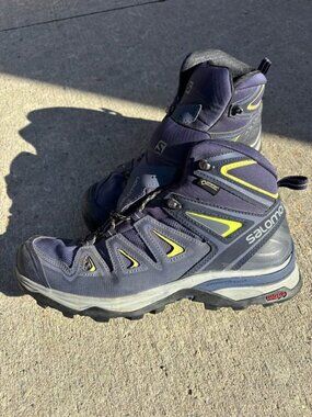 Solomon Hiking Boots size 9.5